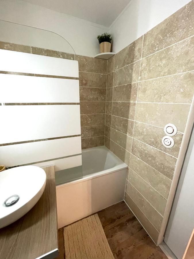 Appart Cosy 4 Personnes, A 400M De La Plage Bormes-les-Mimosas Exterior foto